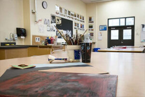 Burnaby-Central-Secondary-Art-Class-732x488