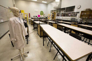Burnaby-Mountain-Secondary-Science-Class-732x488